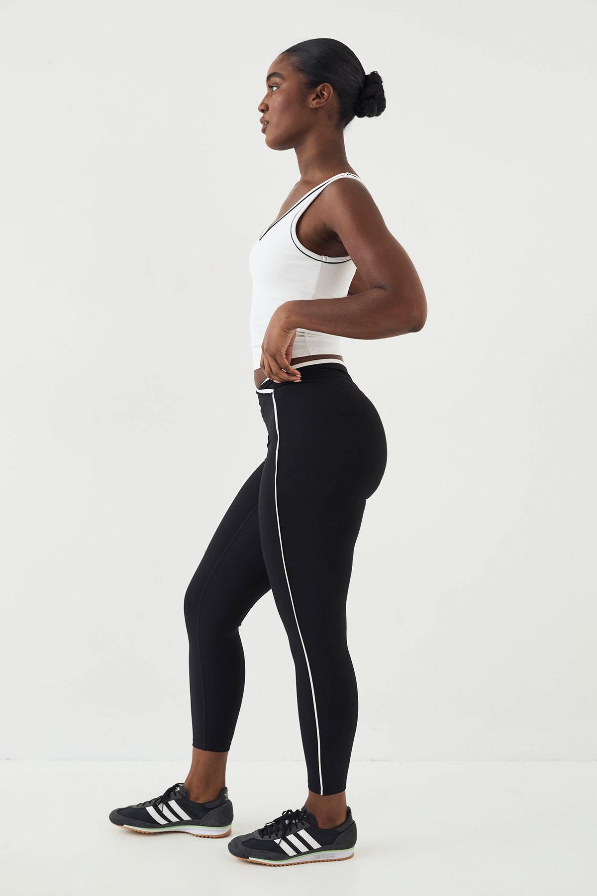 DSGN Studio Ultra Sculpt Wrap Waist Piping Detail Legging - Image 3