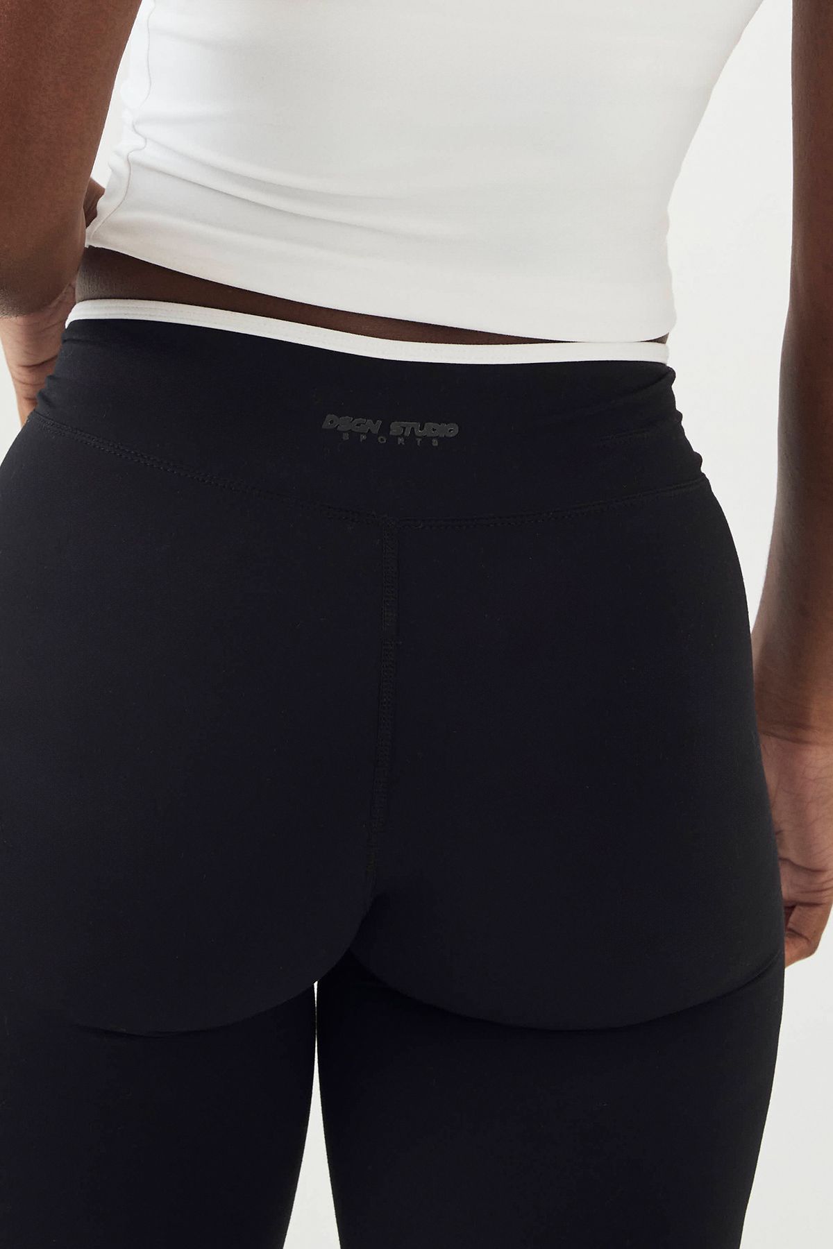 DSGN Studio Ultra Sculpt Wrap Waist Piping Detail Legging - Image 4