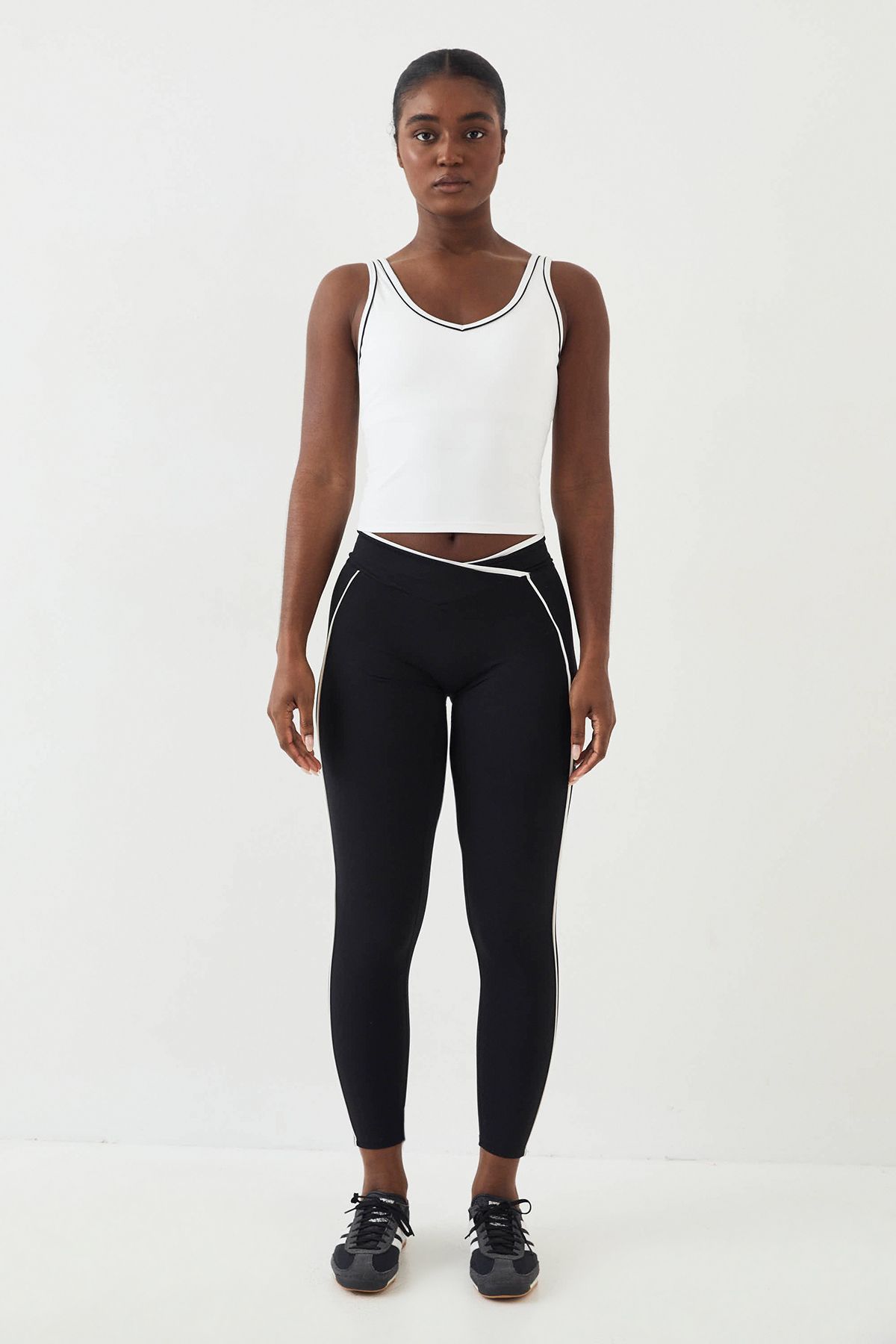 DSGN Studio Ultra Sculpt Wrap Waist Piping Detail Legging - Image 5