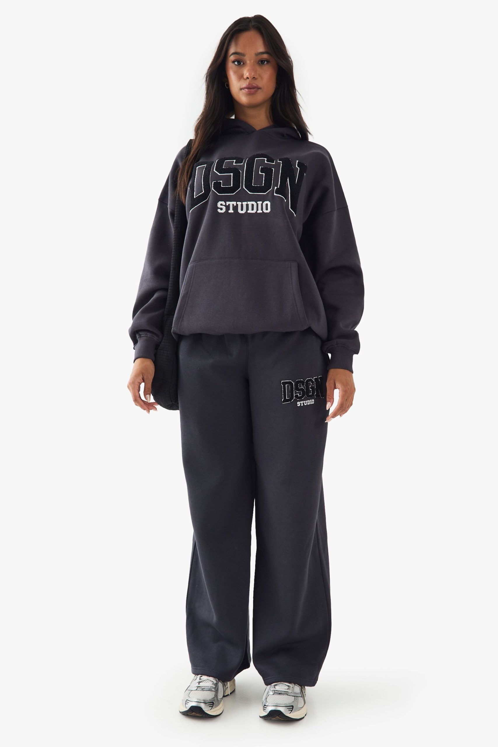 DSGN Studio Towelling Applique Straight Leg Jogger - Image 5