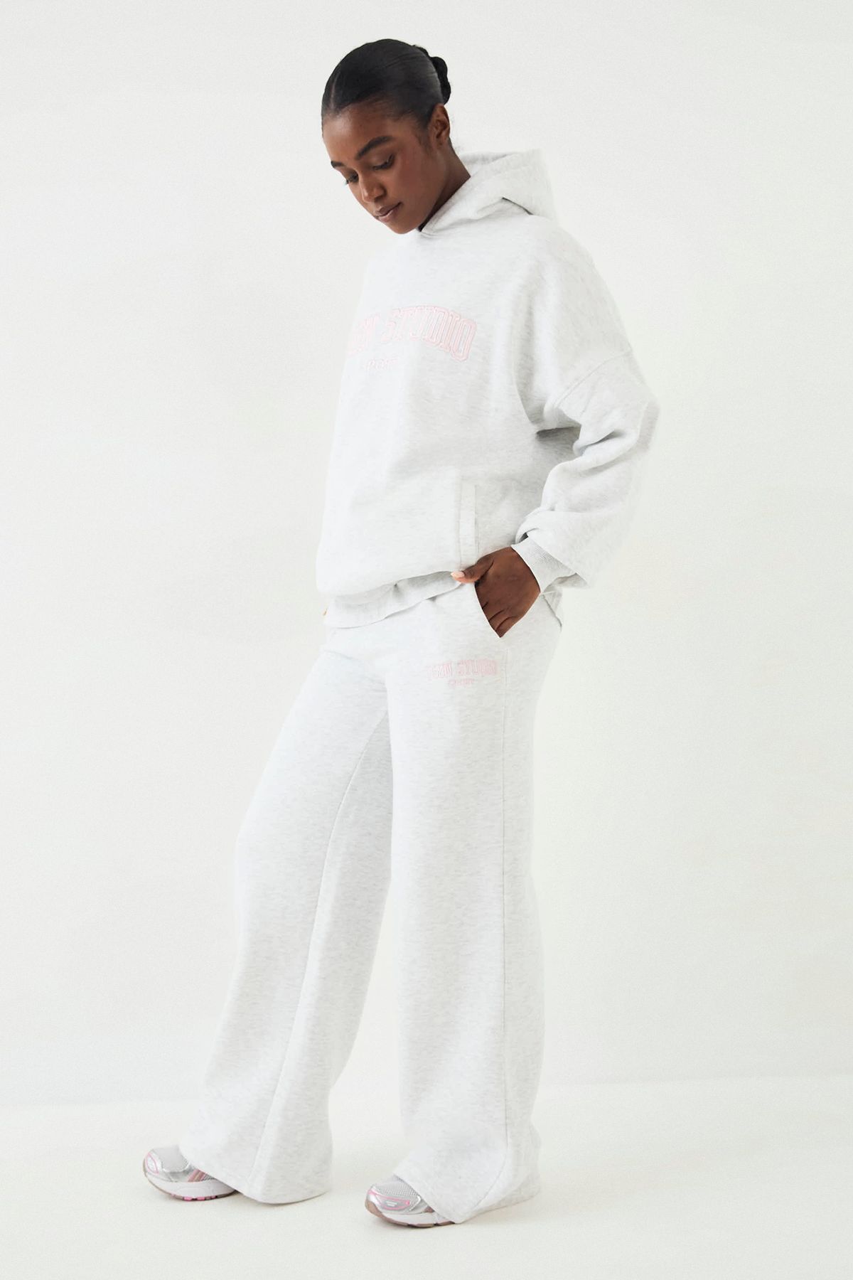 DSGN Studio Applique Straight Leg Jogger