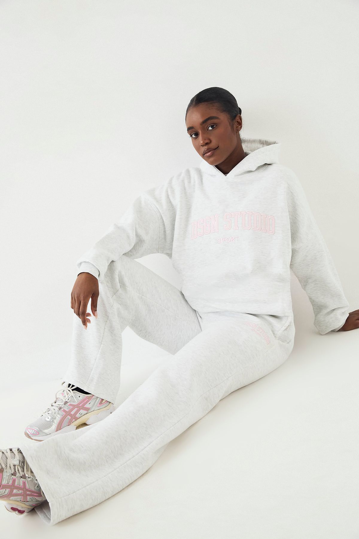 DSGN Studio Applique Straight Leg Jogger - Image 3