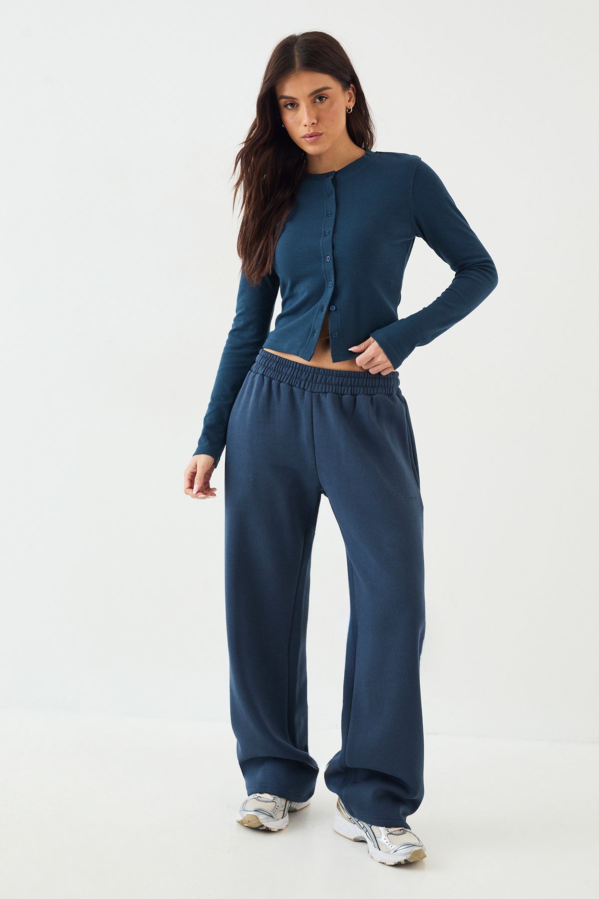 DSGN Studio Button Through Crew Neck Long Sleeve Top - Image 3
