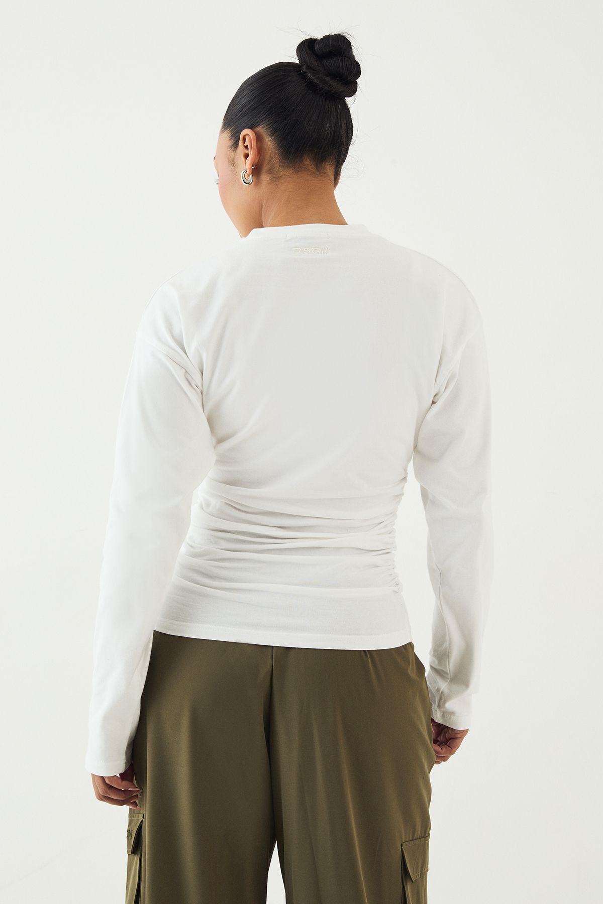 DSGN Studio Ruched Side Long Sleeve Top - Image 2