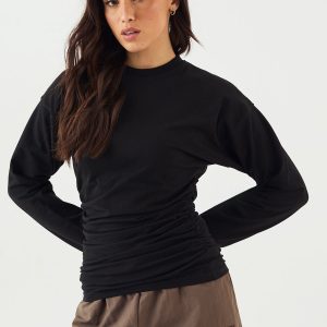 DSGN Studio Ruched Side Long Sleeve Top