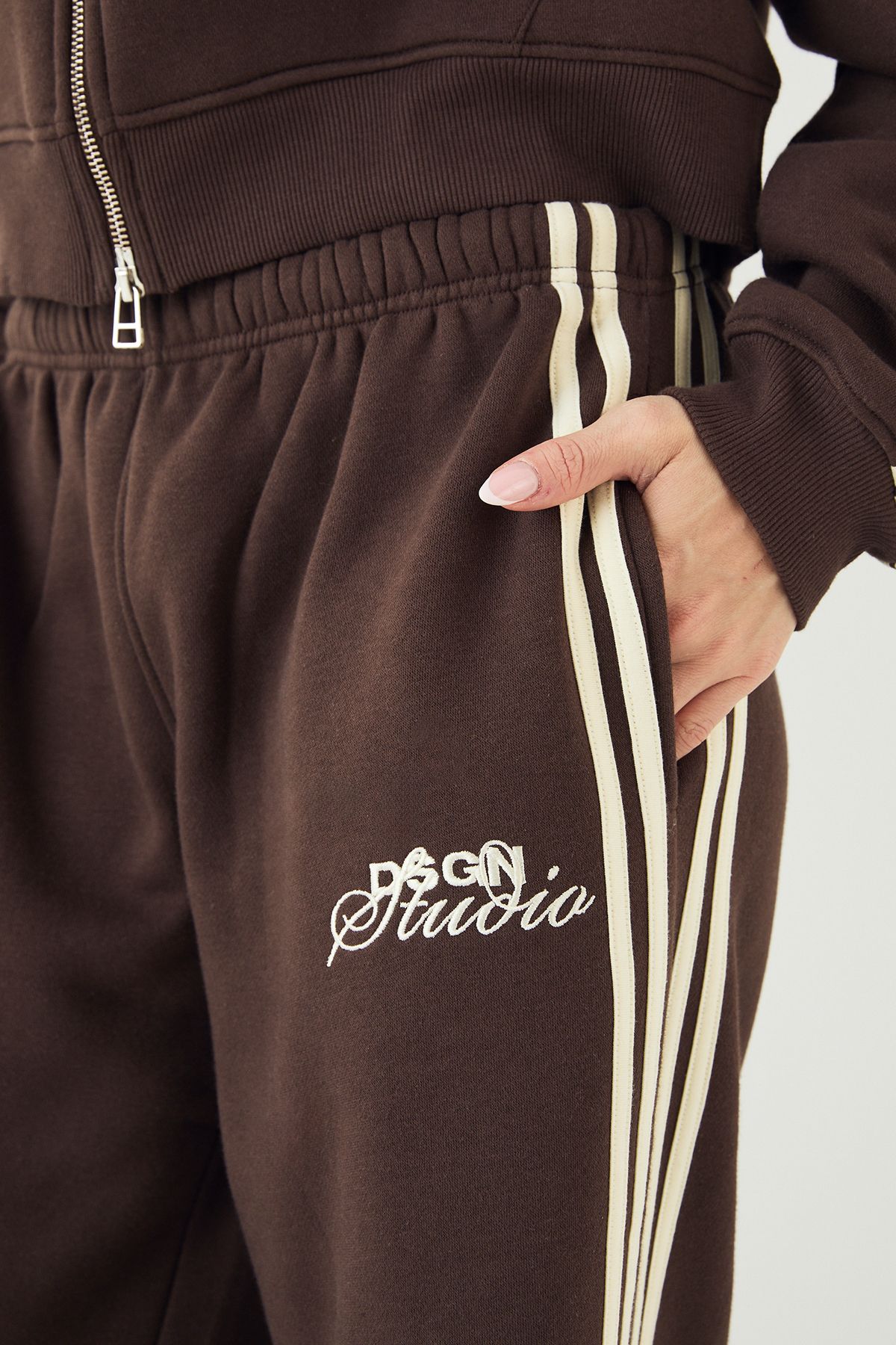DSGN Studio Side Stripe Straight Leg Jogger - Image 4