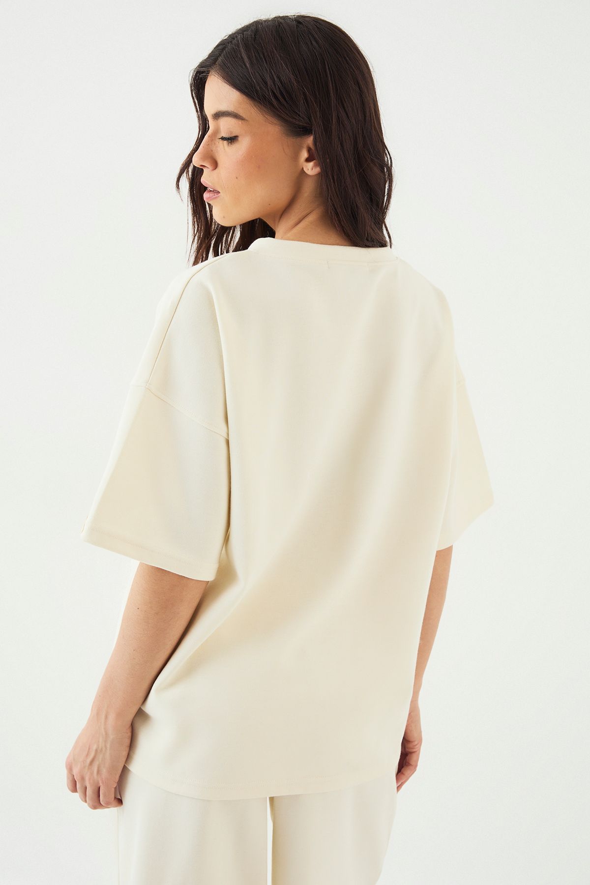 DSGN Studio Interlock V Neck Oversized T-Shirt - Image 2