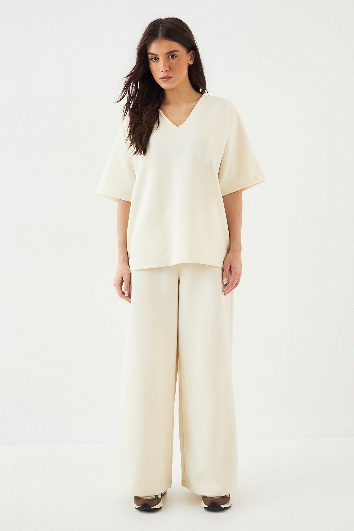DSGN Studio Interlock V Neck Oversized T-Shirt - Image 5